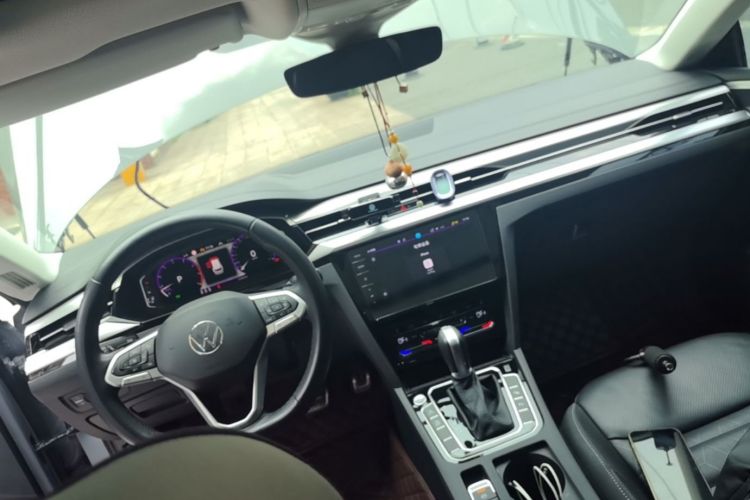 Used Volkswagen FAW-Volkswagen CC 2023 Hunting Vehicle 380TSI Hunter's Heart Edition Center Console