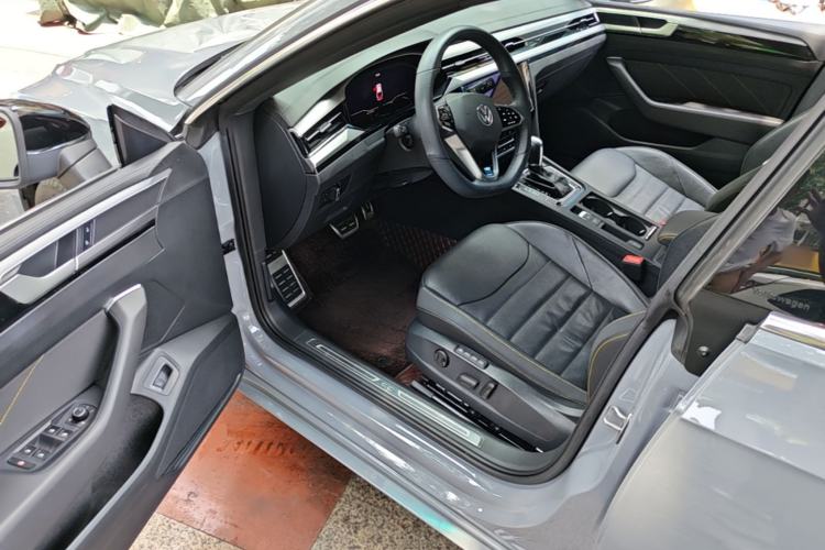 Used Volkswagen FAW-Volkswagen CC 2023 380TSI Striking Edition Driver Seat