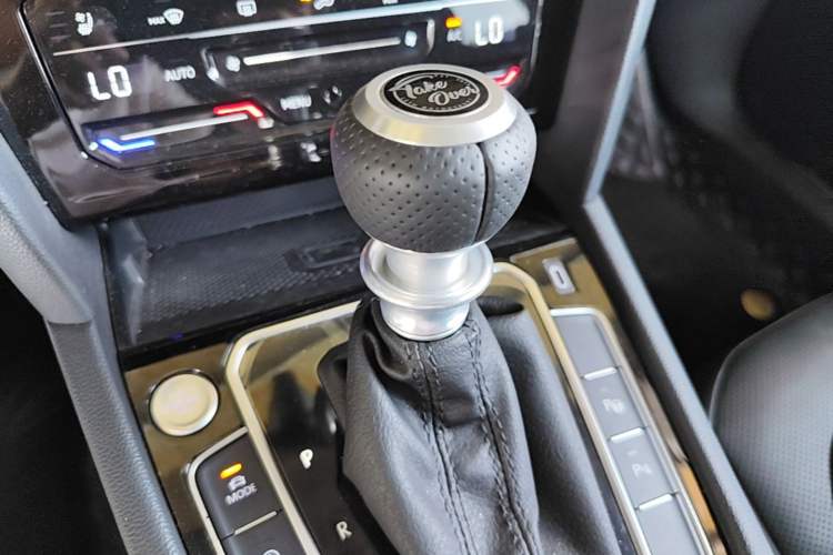 Used Volkswagen FAW-Volkswagen CC 2023 Hunting Vehicle 380TSI Hunter's Heart Edition Gear Lever