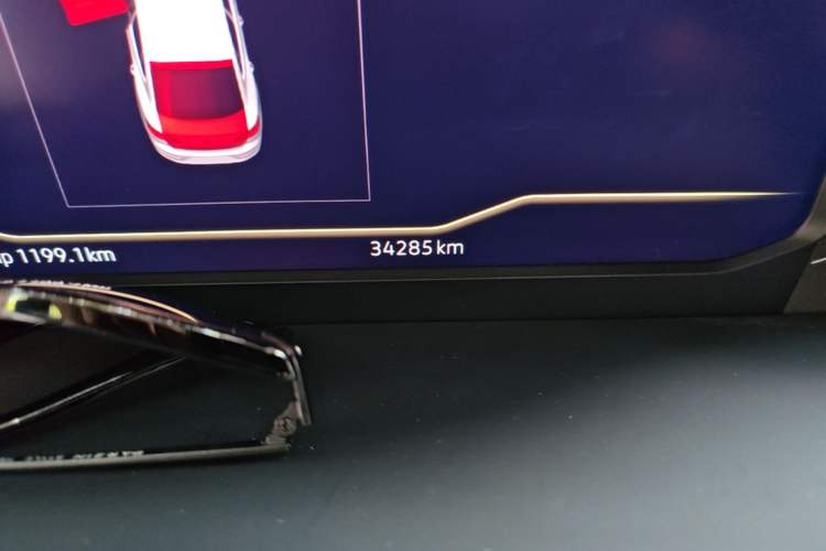 Used Volkswagen FAW-Volkswagen CC 2023 380TSI Striking Edition Odometer Close Up