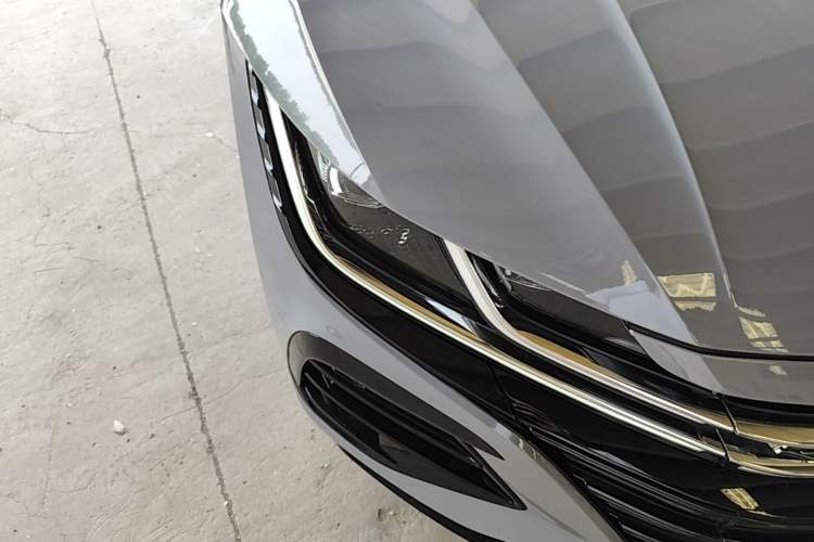 Used Volkswagen FAW-Volkswagen CC 2023 Hunting Vehicle 380TSI Hunter's Heart Edition Right Front Headlight