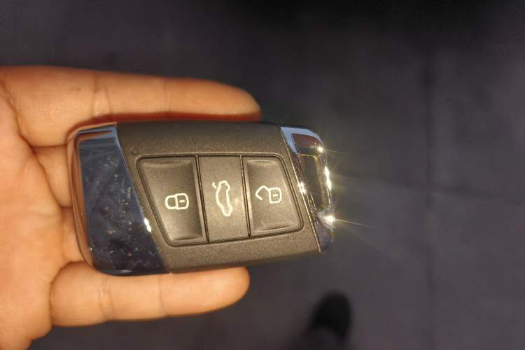 Used Volkswagen FAW-Volkswagen CC 2023 380TSI Striking Edition Vehicle Key