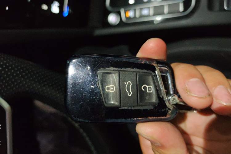 Used Volkswagen FAW-Volkswagen CC 2023 380TSI Striking Edition Vehicle Key