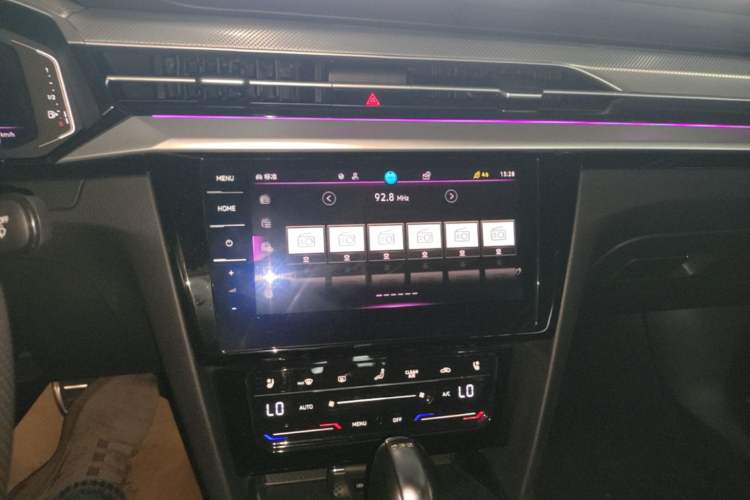 Used Volkswagen FAW-Volkswagen CC 2023 380TSI Striking Edition Audio And AC Panel