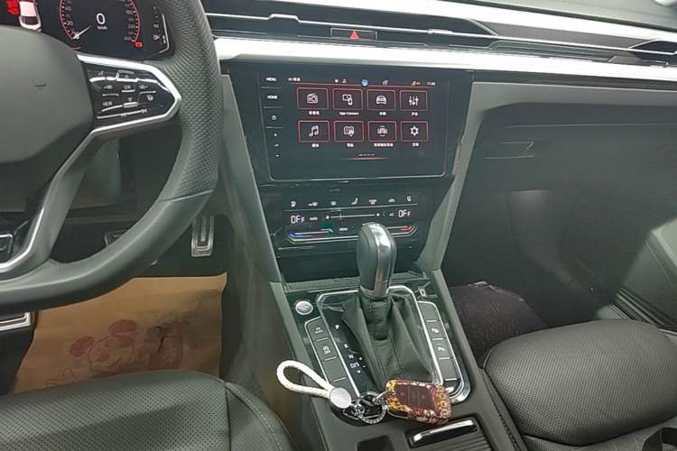 Used Volkswagen FAW-Volkswagen CC 2023 380TSI Striking Edition Audio And AC Panel