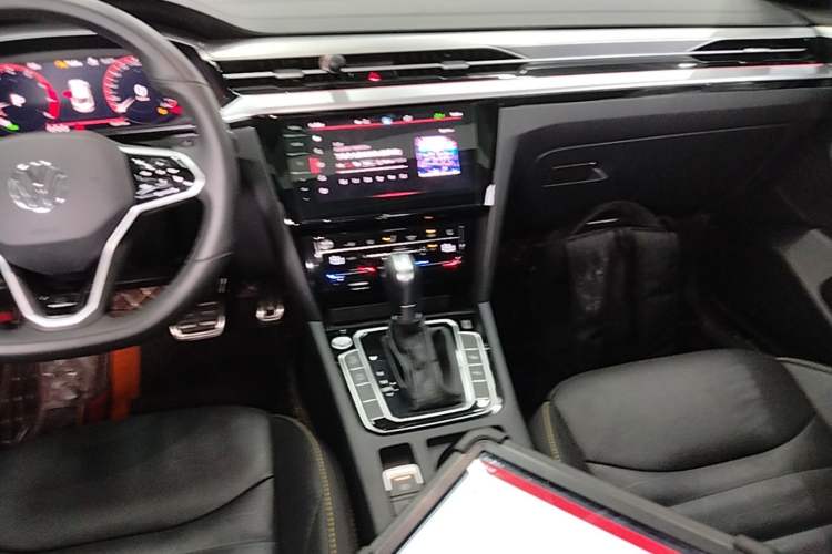 Used Volkswagen FAW-Volkswagen CC 2023 380TSI Striking Edition Audio And AC Panel