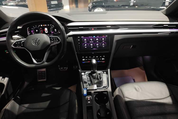 Used Volkswagen FAW-Volkswagen CC 2023 380TSI Striking Edition Audio And AC Panel
