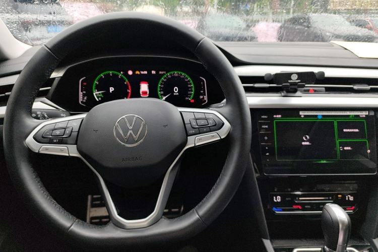 Used Volkswagen FAW-Volkswagen CC 2023 Hunting Vehicle 380TSI Hunter's Heart Edition Center Console