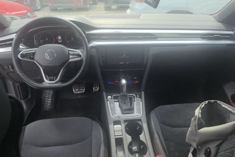 Used Volkswagen FAW-Volkswagen CC 2023 330TSI Ignite Edition Center Console