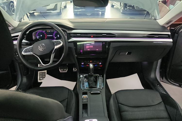Used Volkswagen FAW-Volkswagen CC 2023 Hunting Vehicle 380TSI Hunter's Heart Edition Center Console