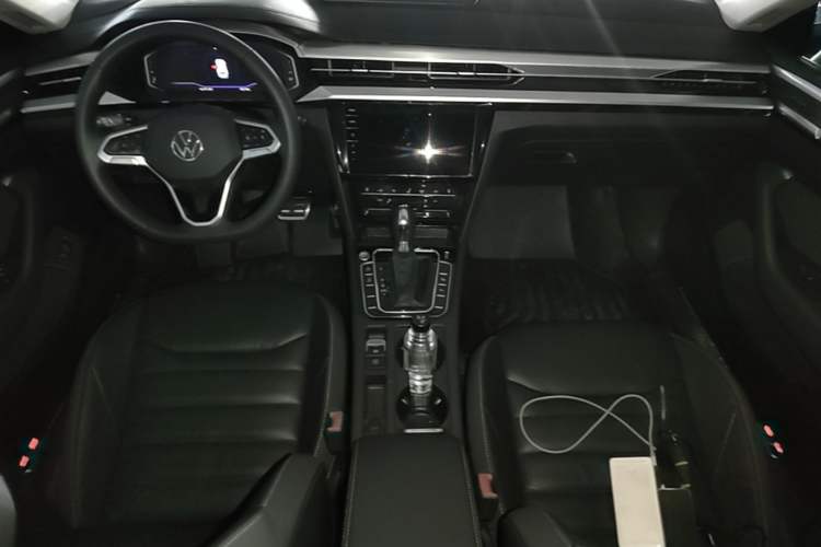 Used Volkswagen FAW-Volkswagen CC 2023 Hunting Vehicle 380TSI Hunter's Heart Edition Center Console