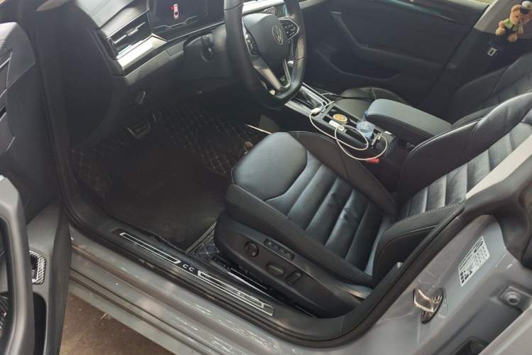 Used Volkswagen FAW-Volkswagen CC 2023 380TSI Striking Edition Driver Seat