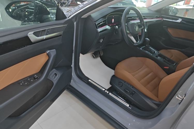 Used Volkswagen FAW-Volkswagen CC 2023 Hunting Vehicle 380TSI Hunter's Heart Edition Driver Seat