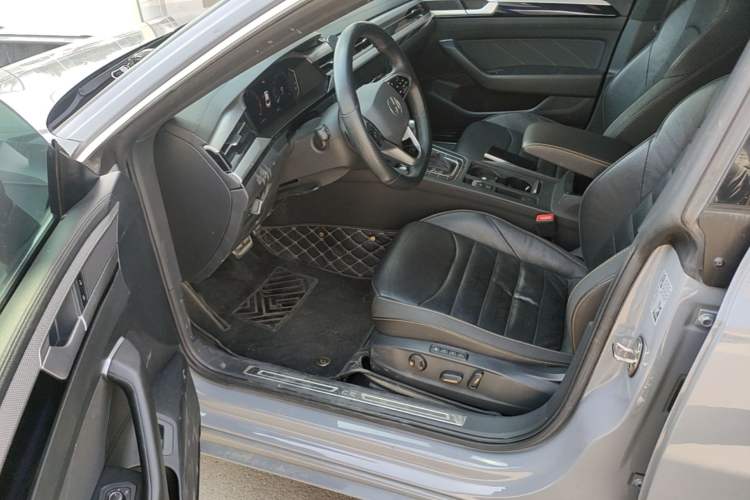 Used Volkswagen FAW-Volkswagen CC 2023 380TSI Striking Edition Driver Seat