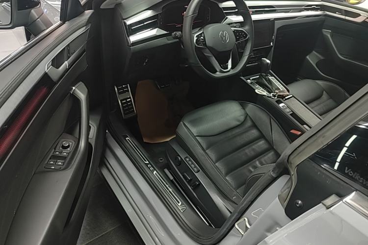 Used Volkswagen FAW-Volkswagen CC 2023 380TSI Striking Edition Driver Seat