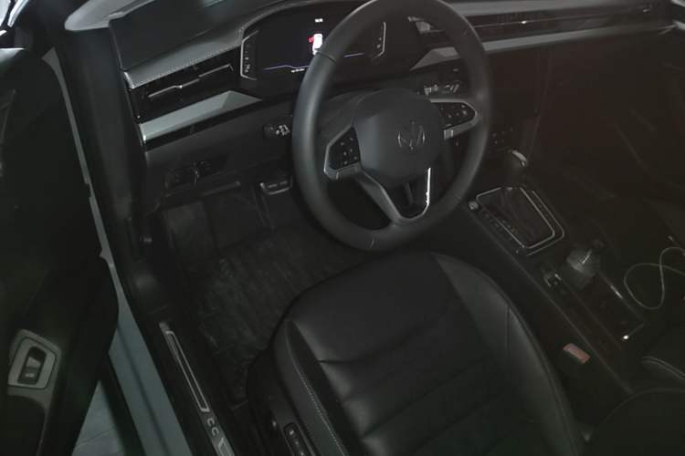 Used Volkswagen FAW-Volkswagen CC 2023 Hunting Vehicle 380TSI Hunter's Heart Edition Driver Seat