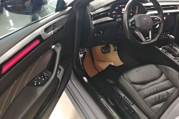 Used Volkswagen FAW-Volkswagen CC 2023 380TSI Striking Edition Driver Seat