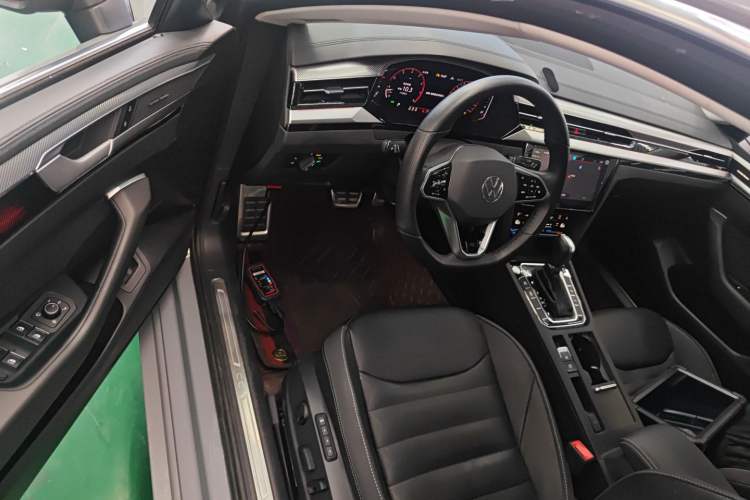 Used Volkswagen FAW-Volkswagen CC 2023 380TSI Striking Edition Driver Seat