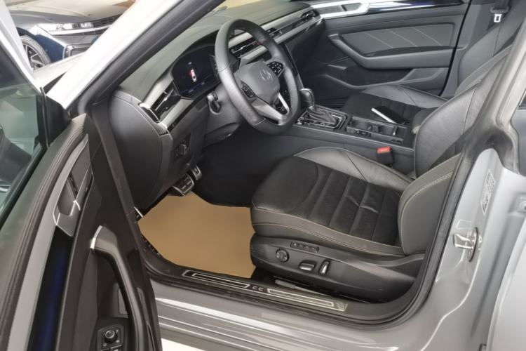 Used Volkswagen FAW-Volkswagen CC 2023 380TSI Striking Edition Driver Seat