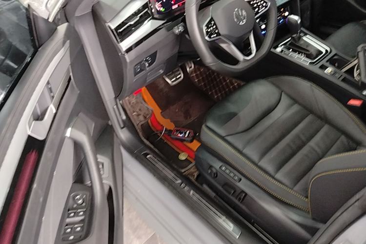 Used Volkswagen FAW-Volkswagen CC 2023 380TSI Striking Edition Driver Seat