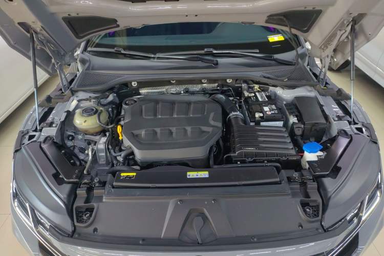 Used Volkswagen FAW-Volkswagen CC 2023 380TSI Striking Edition Engine Bay