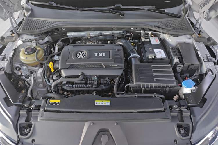 Used Volkswagen FAW-Volkswagen CC 2023 Hunting Vehicle 380TSI Hunter's Heart Edition Engine Bay