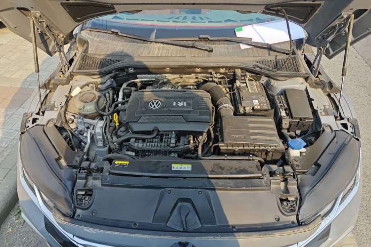 Used Volkswagen FAW-Volkswagen CC 2023 Hunting Vehicle 380TSI Hunter's Heart Edition Engine Bay