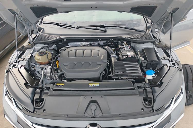 Used Volkswagen FAW-Volkswagen CC 2023 Hunting Vehicle 380TSI Hunter's Heart Edition Engine Bay