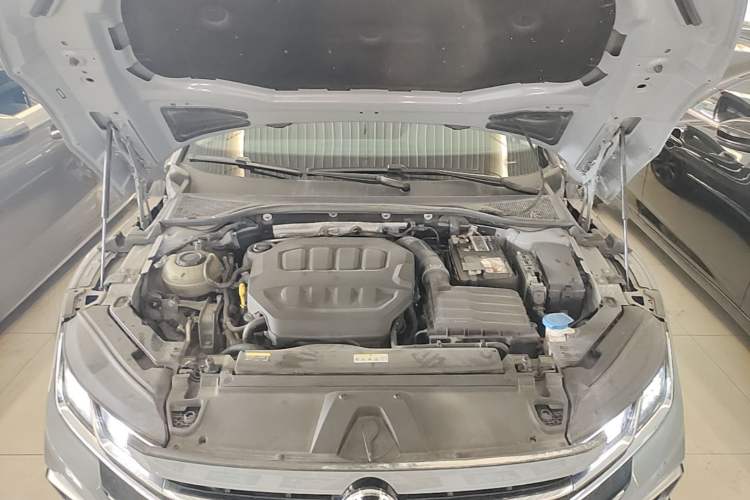 Used Volkswagen FAW-Volkswagen CC 2023 Hunting Vehicle 380TSI Hunter's Heart Edition Engine Bay