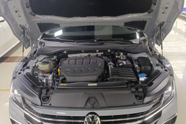 Used Volkswagen FAW-Volkswagen CC 2023 Hunting Vehicle 380TSI Hunter's Heart Edition Engine Bay