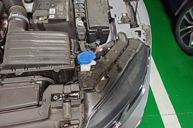 Used Volkswagen FAW-Volkswagen CC 2023 Hunting Vehicle 380TSI Hunter's Heart Edition Engine Bay Left