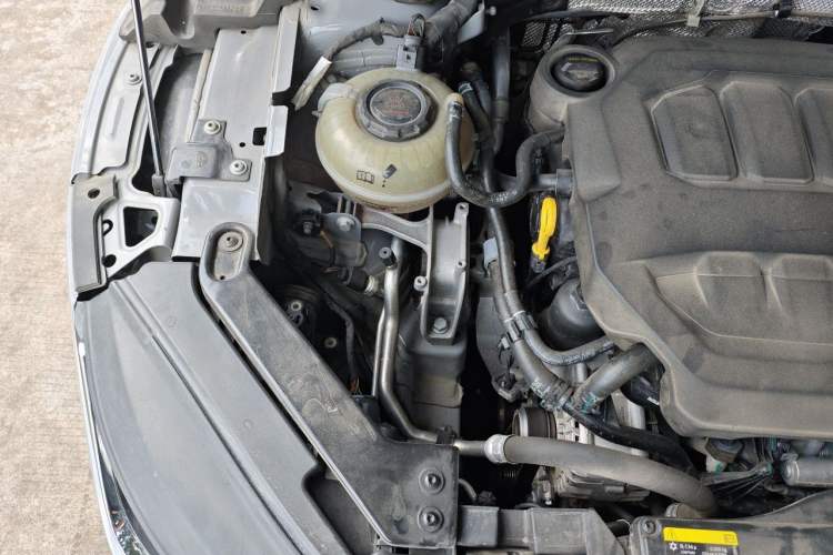 Used Volkswagen FAW-Volkswagen CC 2023 380TSI Striking Edition Engine Bay Right