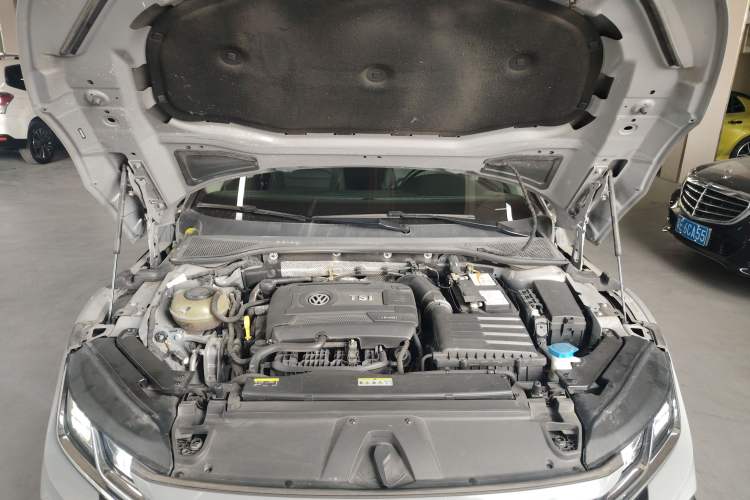 Used Volkswagen FAW-Volkswagen CC 2023 Hunting Vehicle 380TSI Hunter's Heart Edition Engine Bay