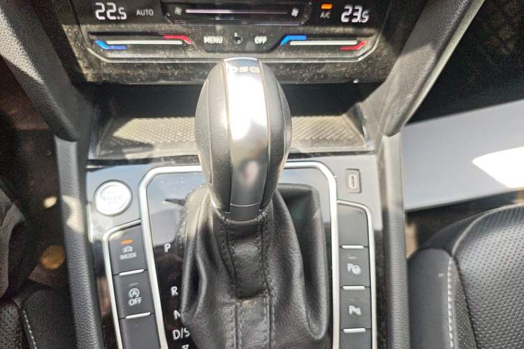Used Volkswagen FAW-Volkswagen CC 2023 Hunting Vehicle 380TSI Hunter's Heart Edition Gear Lever