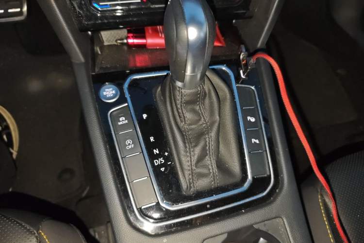 Used Volkswagen FAW-Volkswagen CC 2023 380TSI Striking Edition Gear Lever