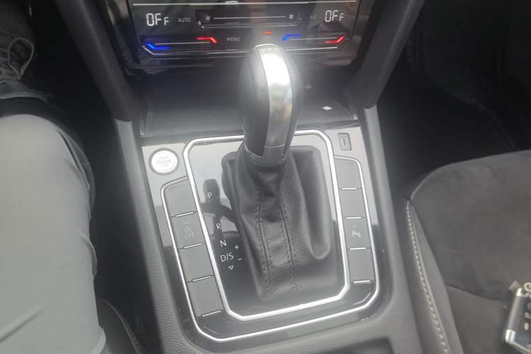Used Volkswagen FAW-Volkswagen CC 2023 330TSI Ignite Edition Gear Lever