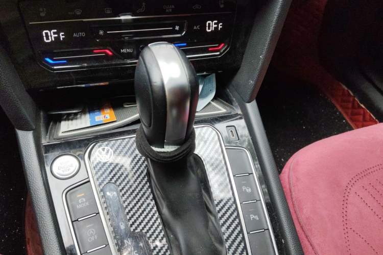 Used Volkswagen FAW-Volkswagen CC 2023 380TSI Striking Edition Gear Lever