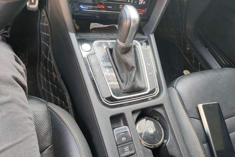 Used Volkswagen FAW-Volkswagen CC 2023 380TSI Striking Edition Gear Lever