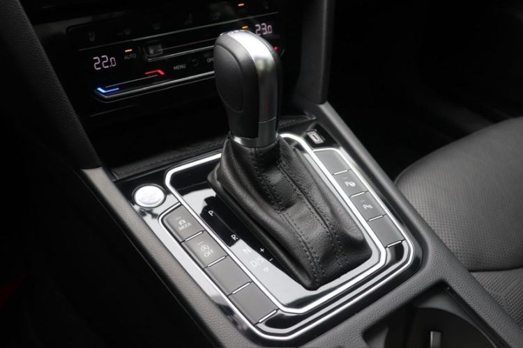 Used Volkswagen FAW-Volkswagen CC 2023 Hunting Vehicle 380TSI Hunter's Heart Edition Gear Lever