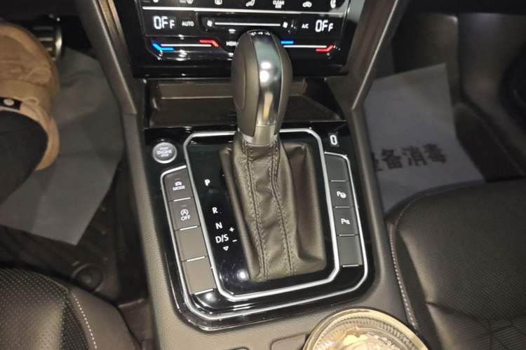 Used Volkswagen FAW-Volkswagen CC 2023 Hunting Vehicle 380TSI Hunter's Heart Edition Gear Lever
