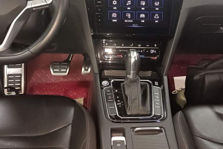 Used Volkswagen FAW-Volkswagen CC 2023 Hunting Vehicle 380TSI Hunter's Heart Edition Gear Lever