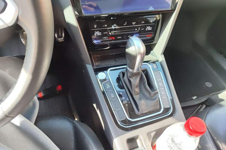 Used Volkswagen FAW-Volkswagen CC 2023 Hunting Vehicle 380TSI Hunter's Heart Edition Gear Lever