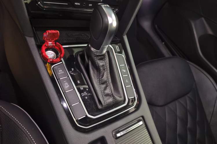 Used Volkswagen FAW-Volkswagen CC 2023 Adventure Vehicle 380TSI Trailblazer Edition Gear Lever