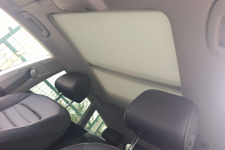 Used Volkswagen FAW-Volkswagen CC 2023 Hunting Vehicle 380TSI Hunter's Heart Edition Headliner