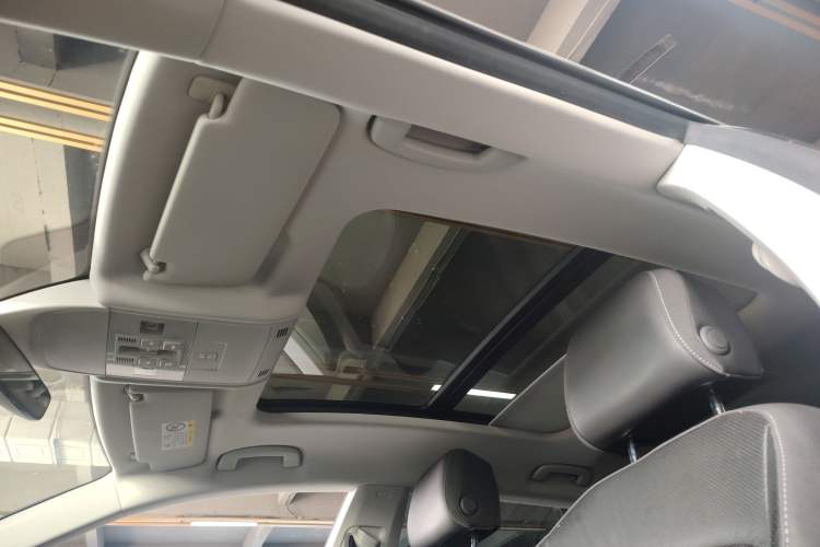 Used Volkswagen FAW-Volkswagen CC 2023 Hunting Vehicle 380TSI Hunter's Heart Edition Headliner