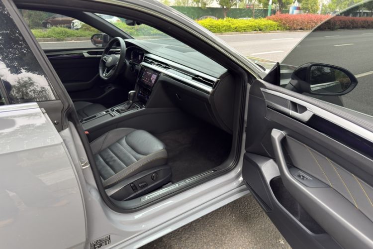 Used Volkswagen FAW-Volkswagen CC 2023 380TSI Striking Edition Interior 1