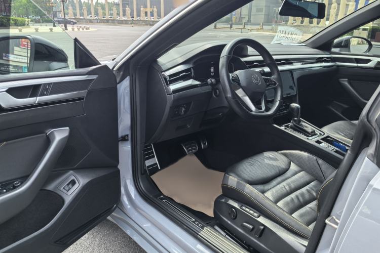 Used Volkswagen FAW-Volkswagen CC 2023 380TSI Striking Edition Interior 1
