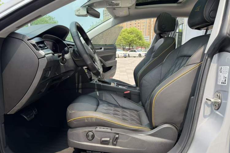 Used Volkswagen FAW-Volkswagen CC 2023 380TSI Glorious Edition Interior 1