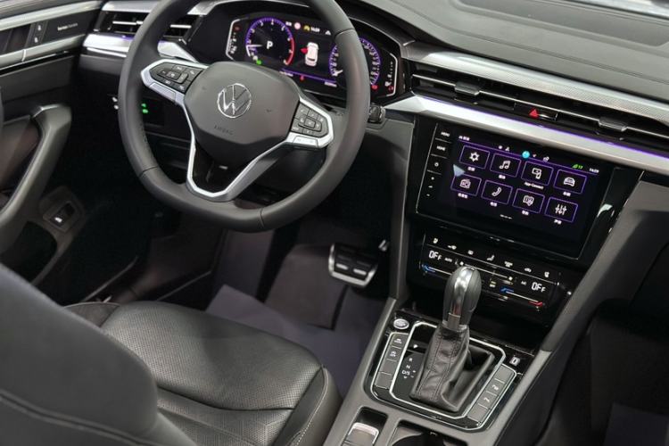 Used Volkswagen FAW-Volkswagen CC 2023 Hunting Vehicle 380TSI Hunter's Heart Edition Interior 11