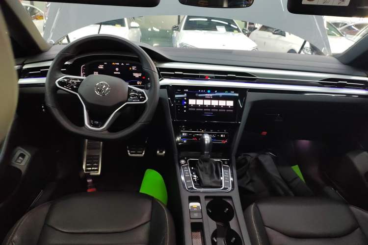 Used Volkswagen FAW-Volkswagen CC 2023 380TSI Striking Edition Interior 2
